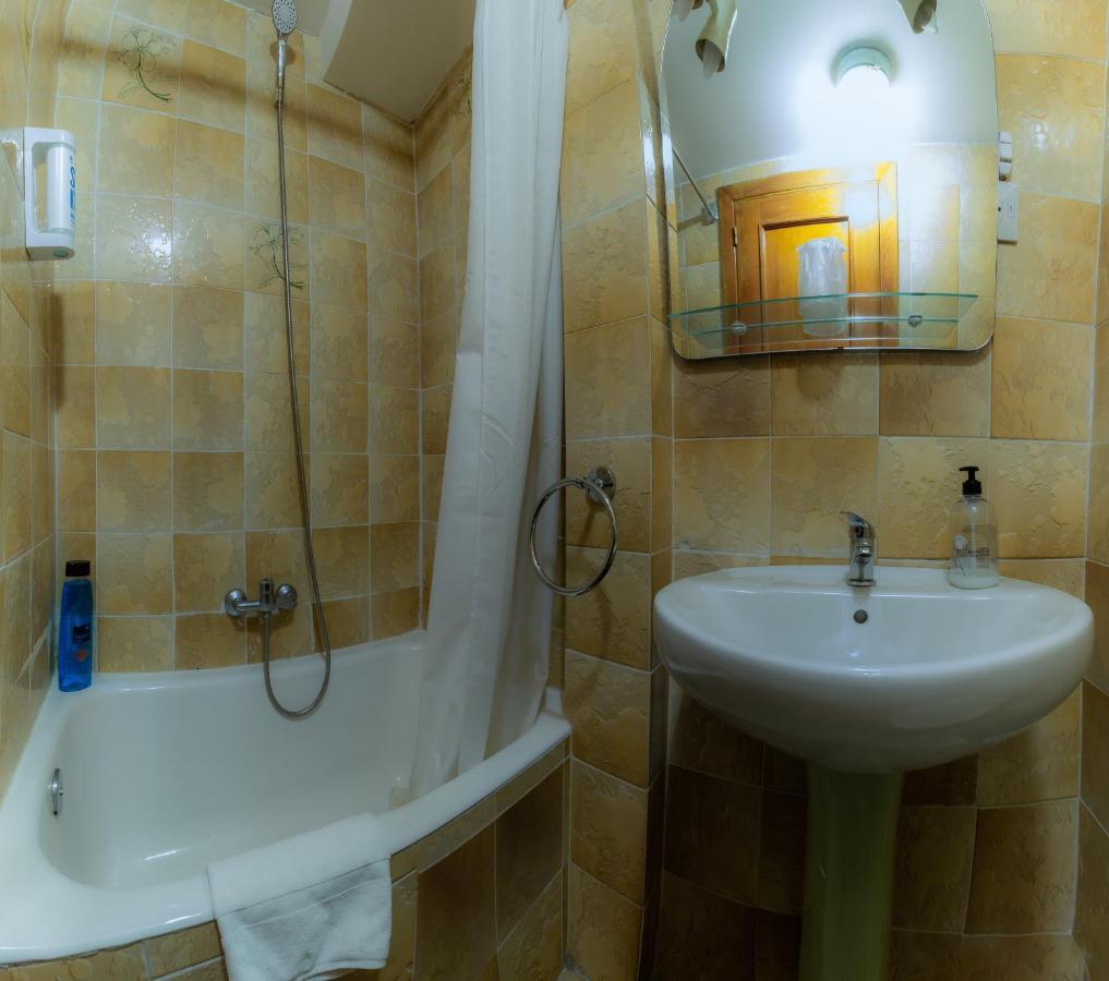 Casa De Huespedes Carabanchel By Vivere Stays Madrid Ngoại thất bức ảnh