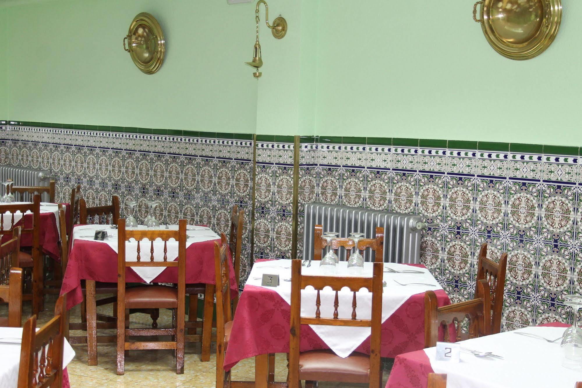 Casa De Huespedes Carabanchel By Vivere Stays Madrid Ngoại thất bức ảnh
